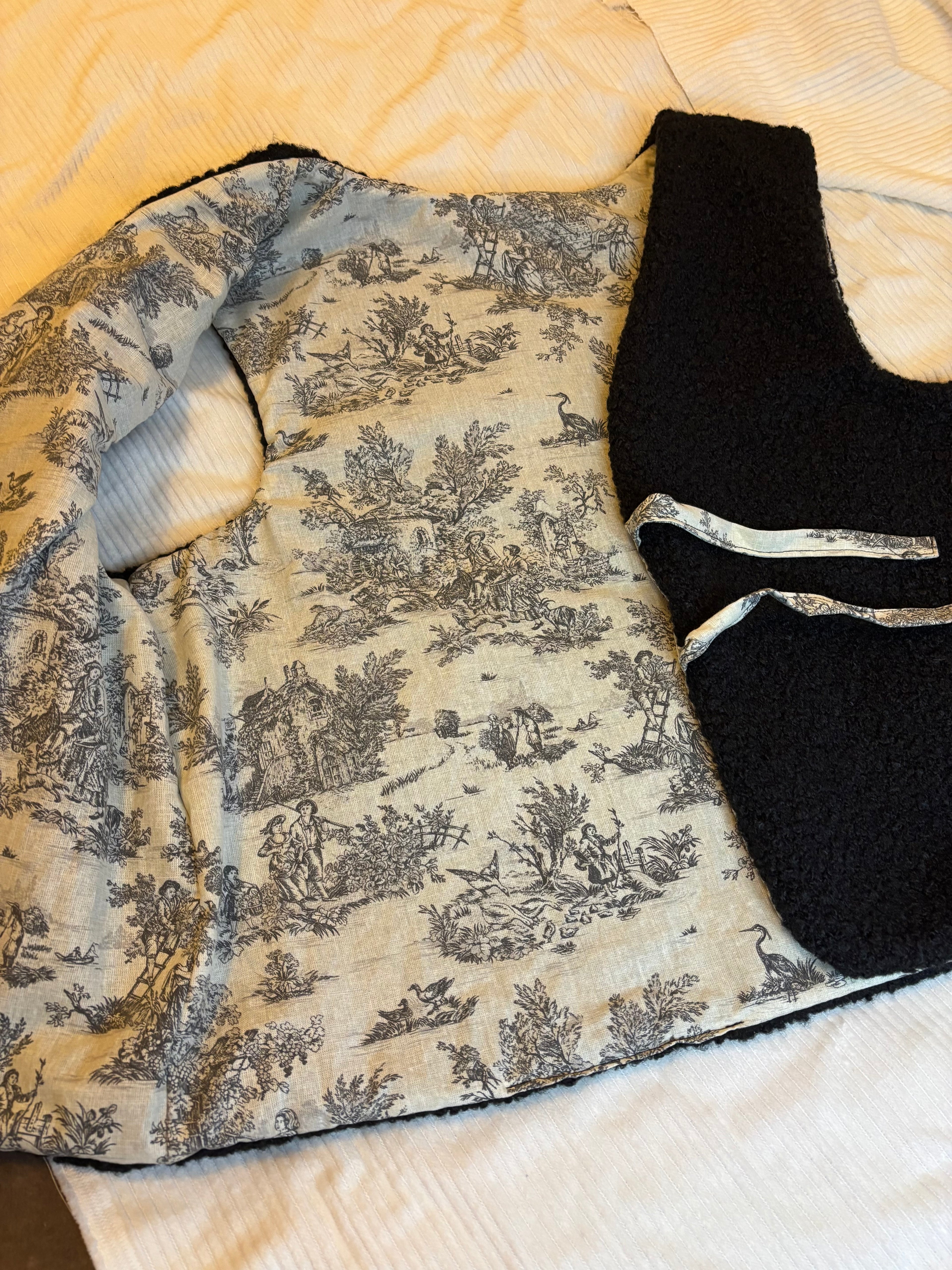 Gilet berger réversible noir toile de jouy