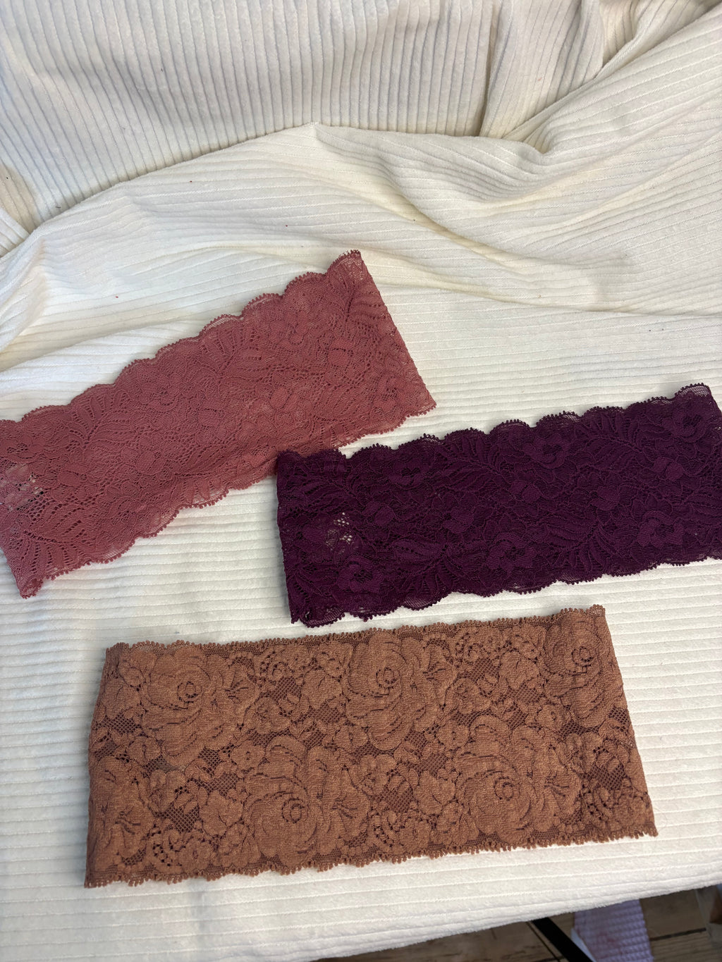 Lot de 3 bandeaux en dentelle large
