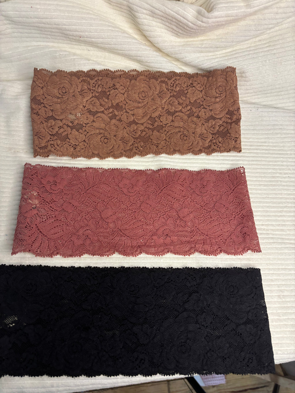 Lot de 3 bandeaux en dentelle large